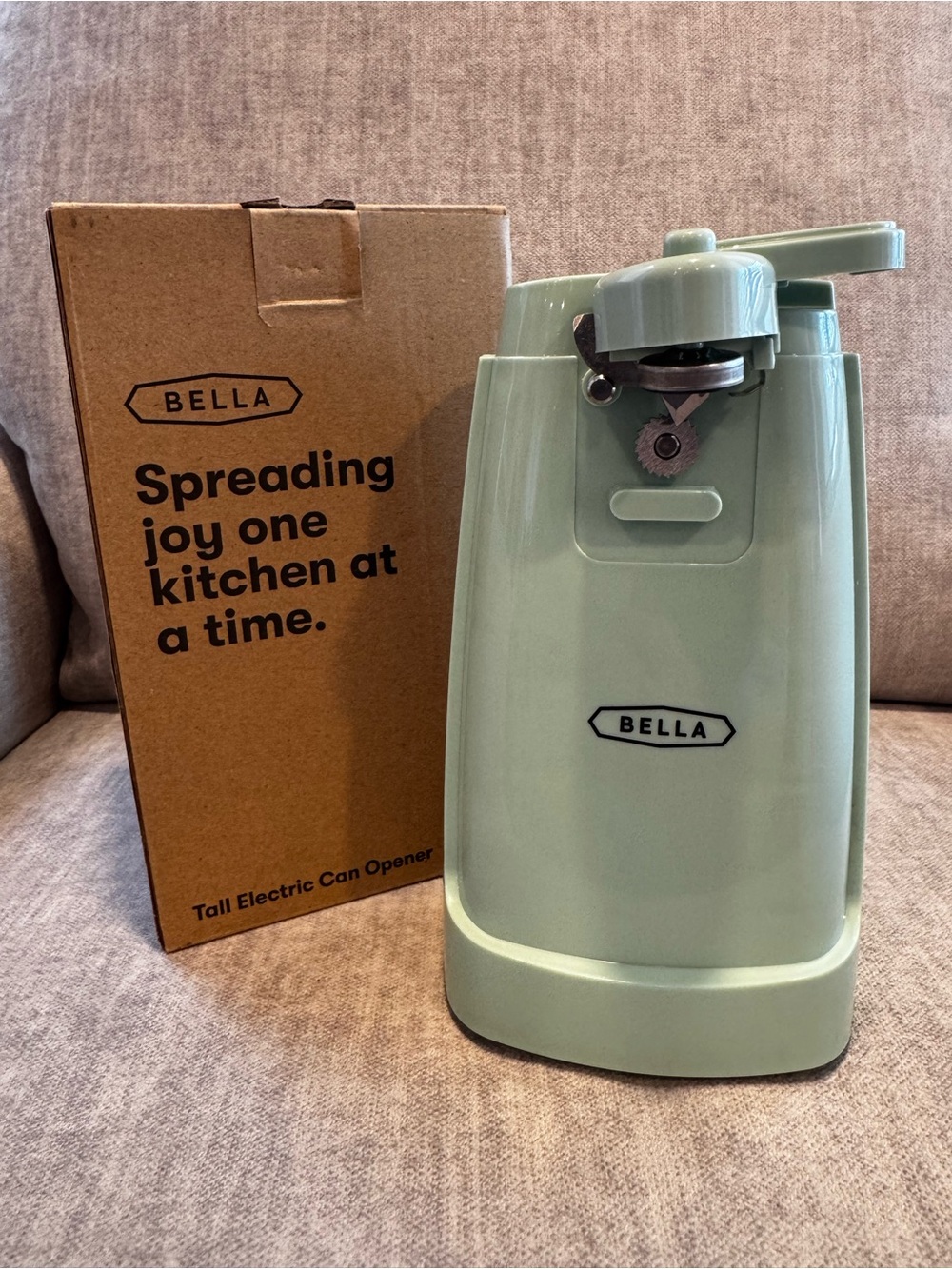 NWT BELLA Electric Can Opener in Mint Green